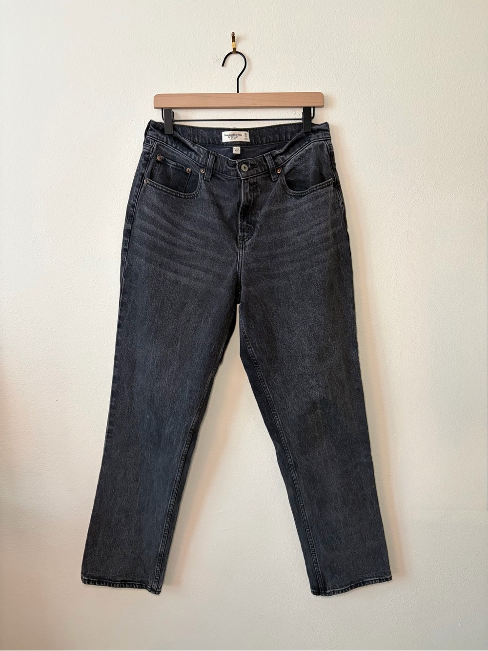 Abercrombie & Fitch "The 90's Straight" Curve Love Mid Rise Jeans Faded Black 30